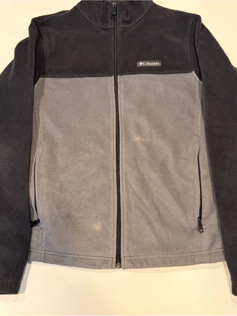 Columbia Two-Tone Black and Gray Lightweight Fleece Jacket
